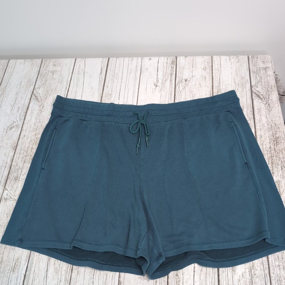 NWT Active Zone Teal Shorts Women Size 5X